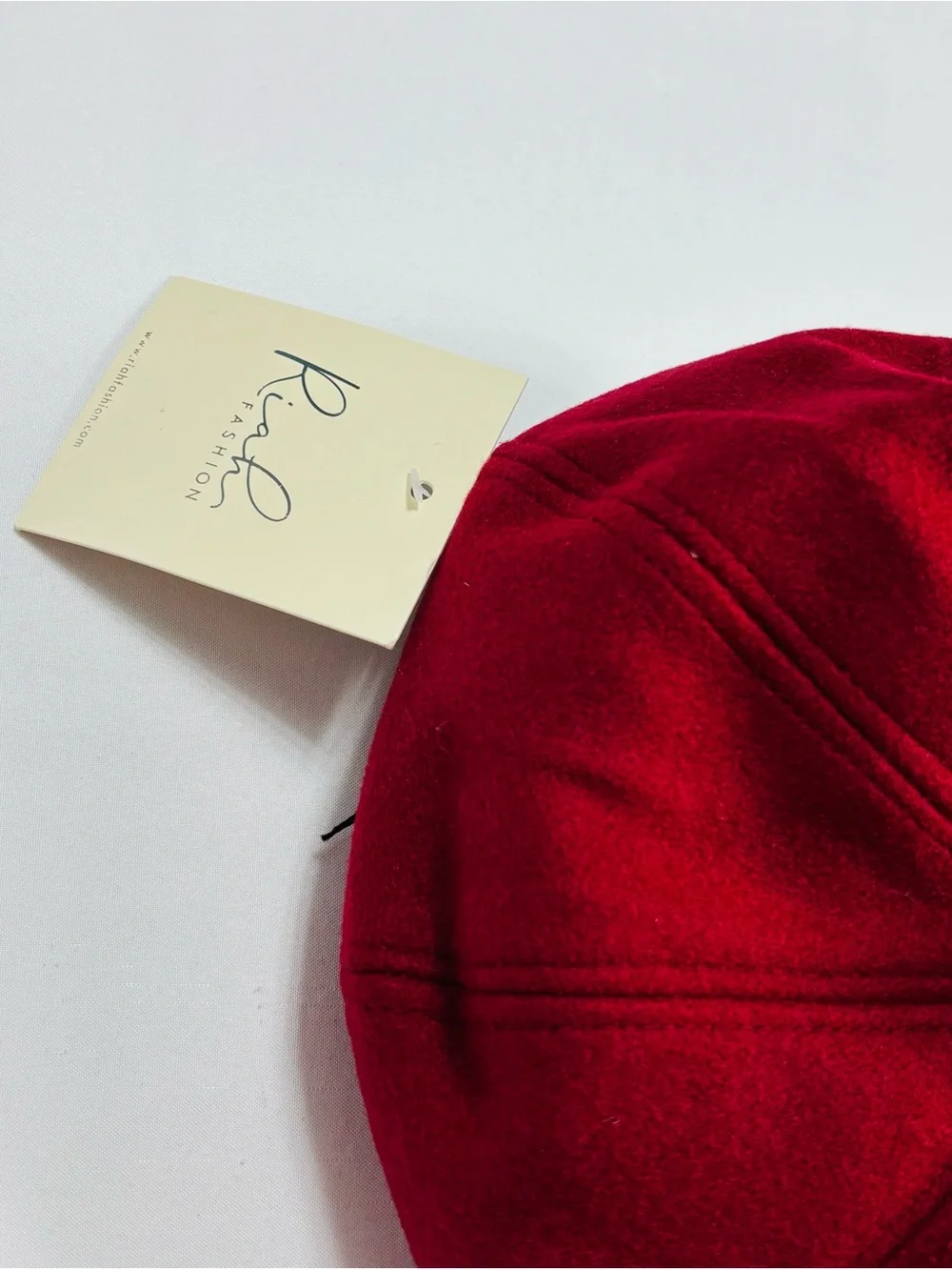 Women’s Red Newsboy Cap - Classic Casual Style H031